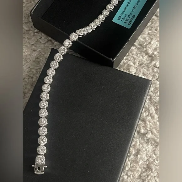 NWT 8.36CTW VVsd moissanite $2700 925 Sterling silver bracelet